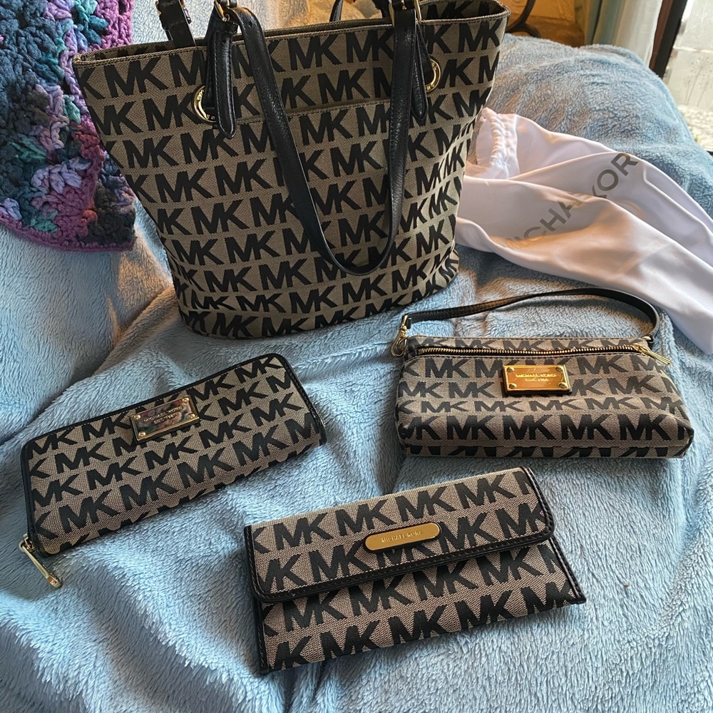 Michael Kors 4 piece purse set